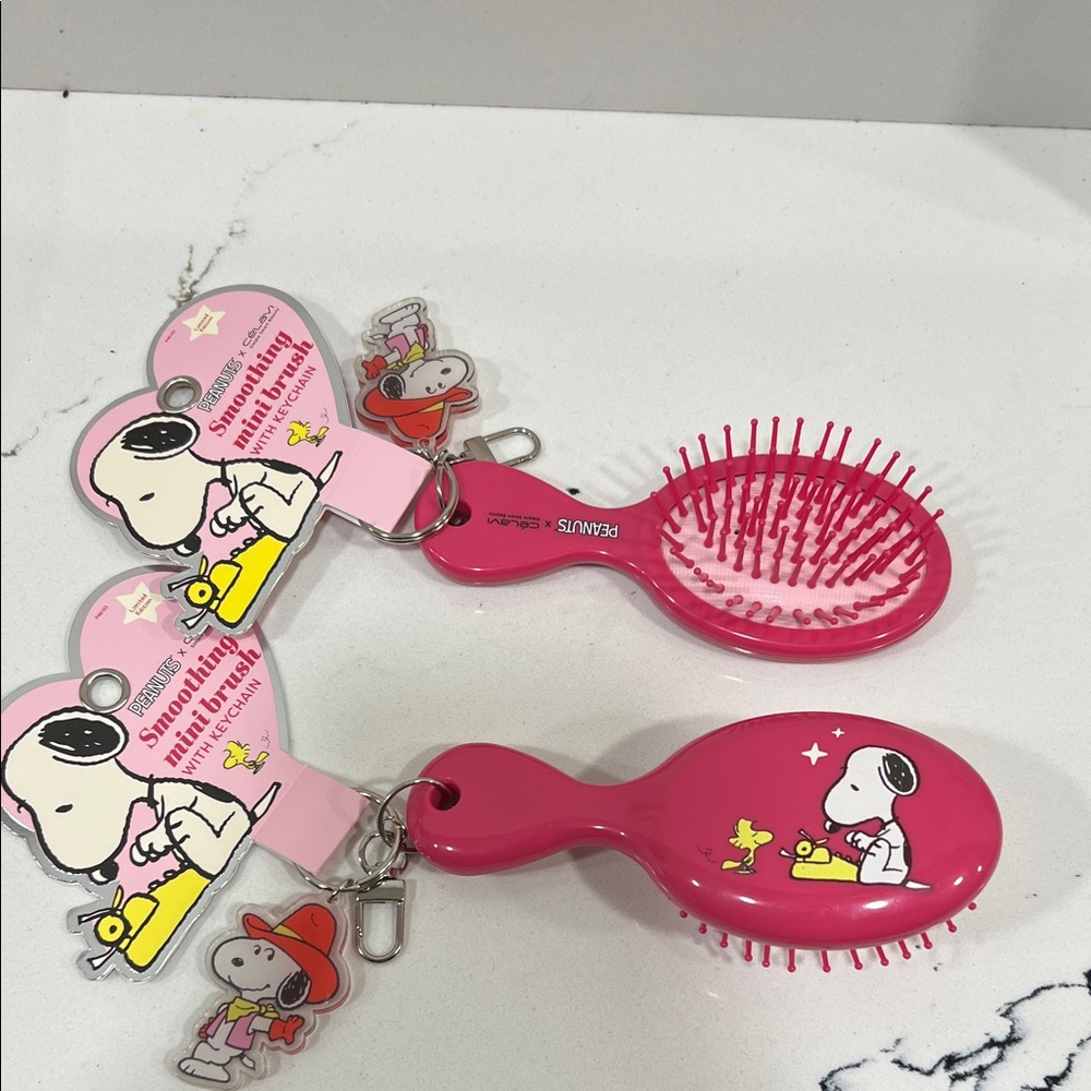 Peanuts Snoopy Pink Kids Hair Brush with Keychain